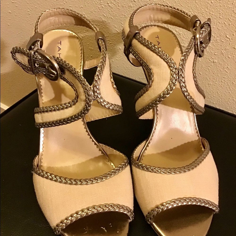 LN ❤️DARLING 4” HEELS PURCHASED AT NORDSTROMS. LIKE NEW. BEAUTIFUL NEUTRAL COLOR - Picture 2 of 9